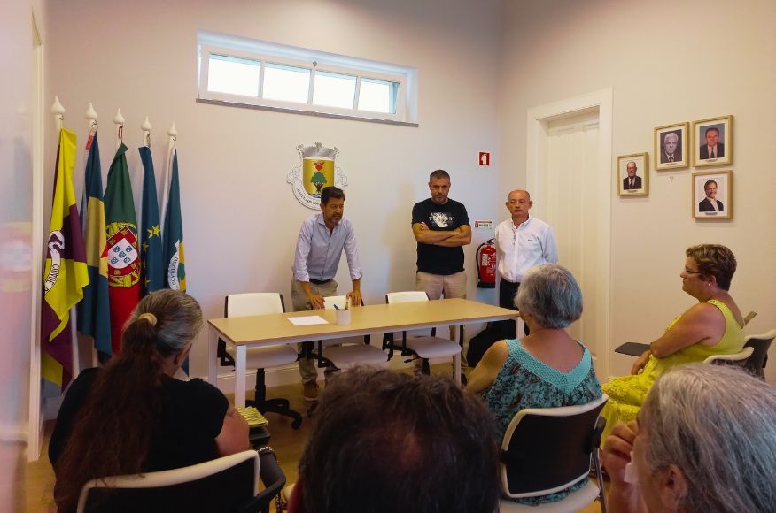 Imaculado apresenta "Escola de Adultos"