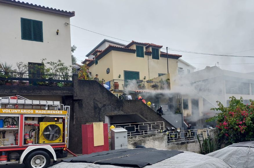 Junta acompanha fam&iacute;lia desalojada pelo inc&ecirc;ndio na 'Jo&atilde;o Abel de Freitas' 