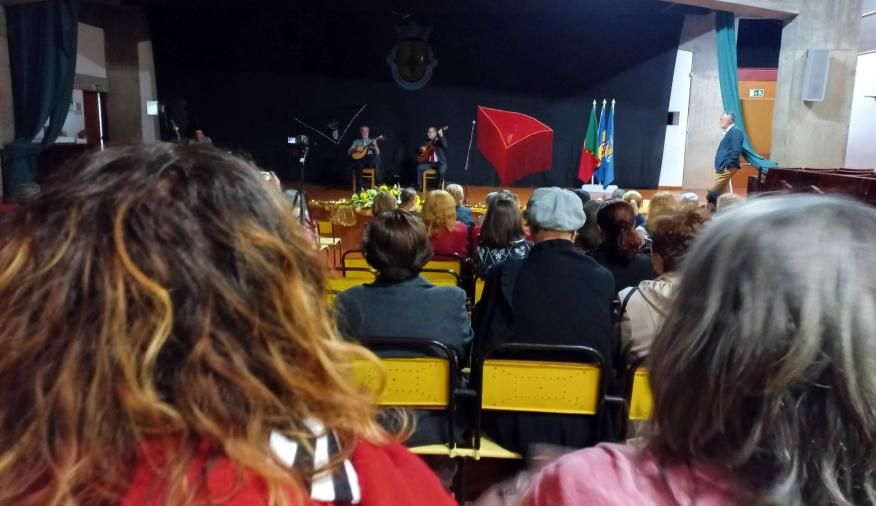 &lsquo;Noite de fado&rsquo; no renascer do sal&atilde;o paroquial